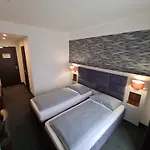 Starton Am Village אינגולשטאט