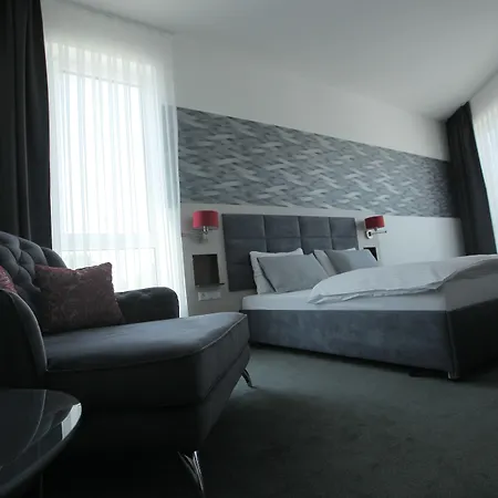 Starton Am Village Hotel