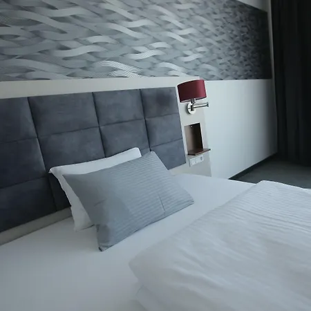 Hotel Starton Am Village 3*